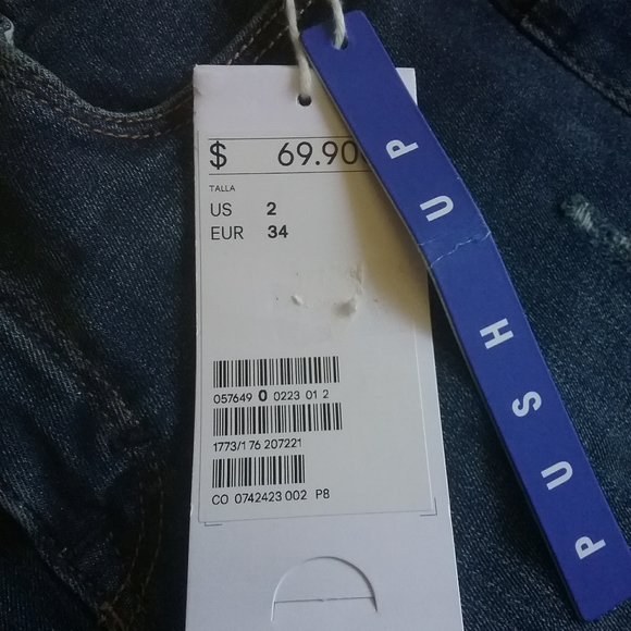 Brand-New Shorts - Picture 3 of 3